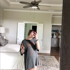 fits oversized! good material! no stains !!!